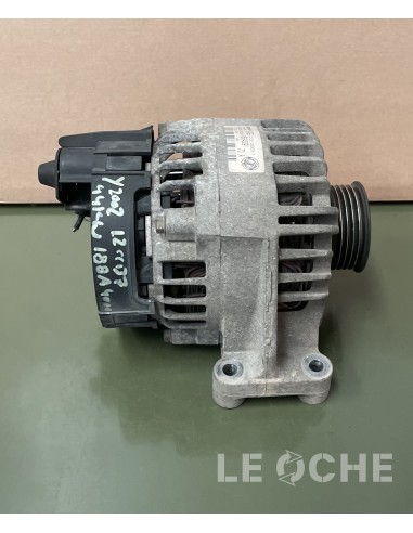 Visione laterale dell'alternatore usato per Lancia Y