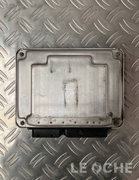 Lato dell'ECU usata per Volkswagen Golf