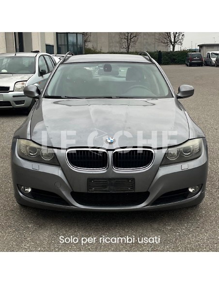 Vista frontale BMW Serie 3 disponibile per ricambi