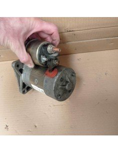 Vista laterale del motorino avviamento usato per Fiat Punto 2