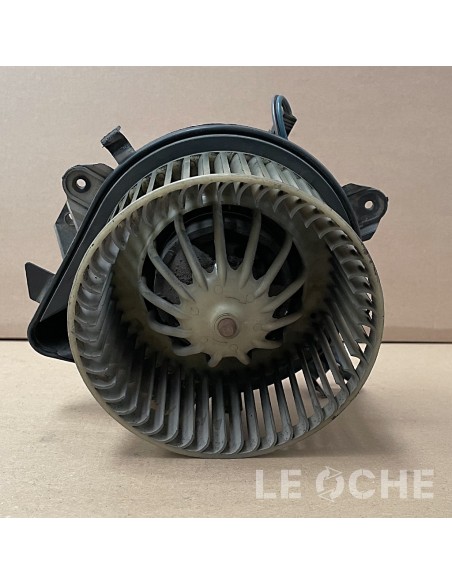 Visione inferiore ventola abitacolo usata per Fiat Doblò 141730600