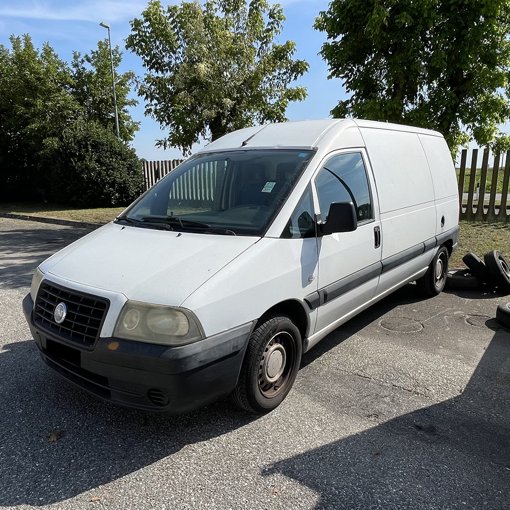 Visione frontale e laterale Fiat Scudo
